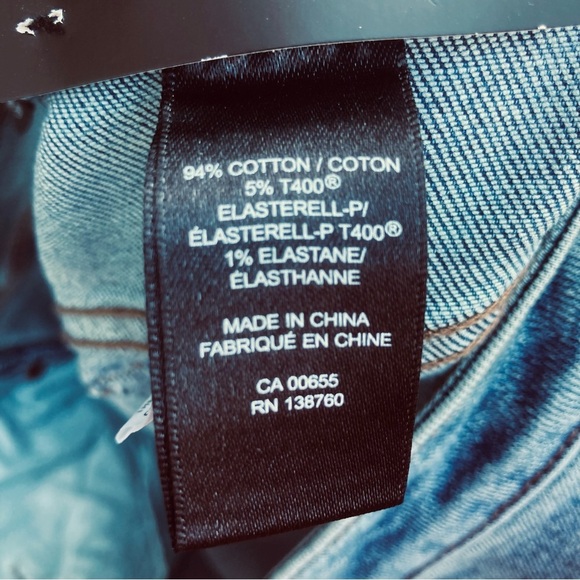 RW  & CO Sz 31 High Rise Raw Hem Crop Distressed Mid Wash Jeans NEW WITH TAGS - Picture 9 of 14